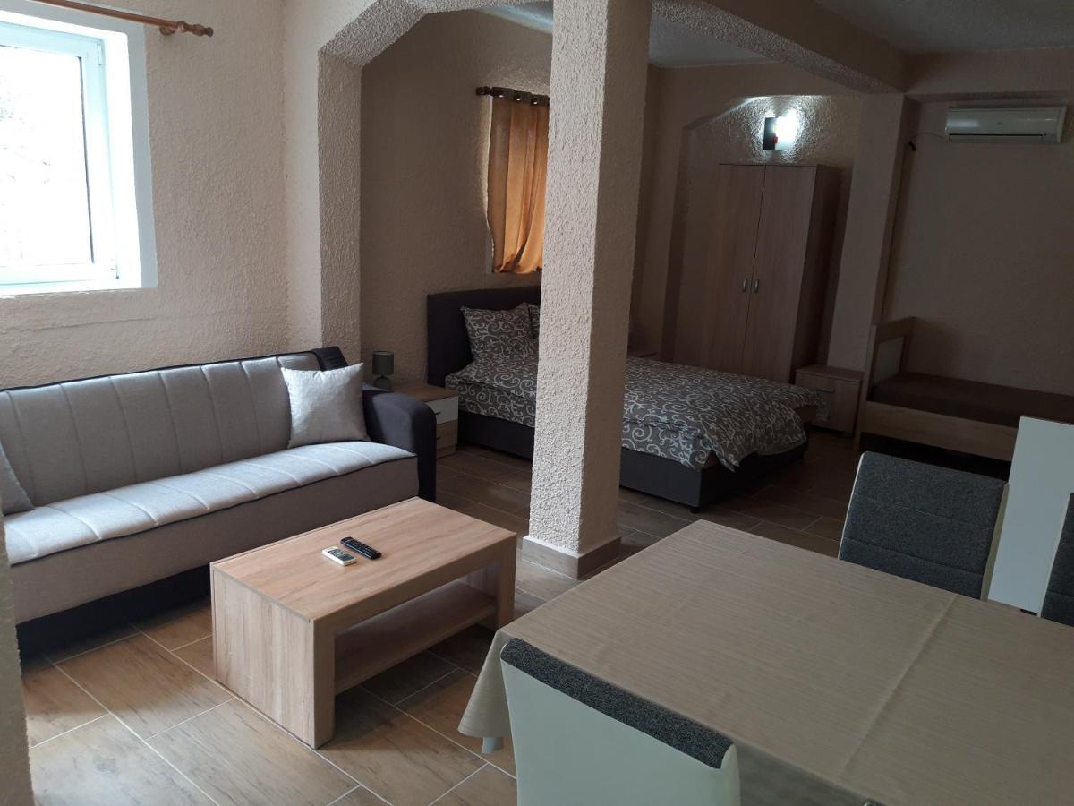 Kazablanka Rooms Aerodrom Susunja Экстерьер фото
