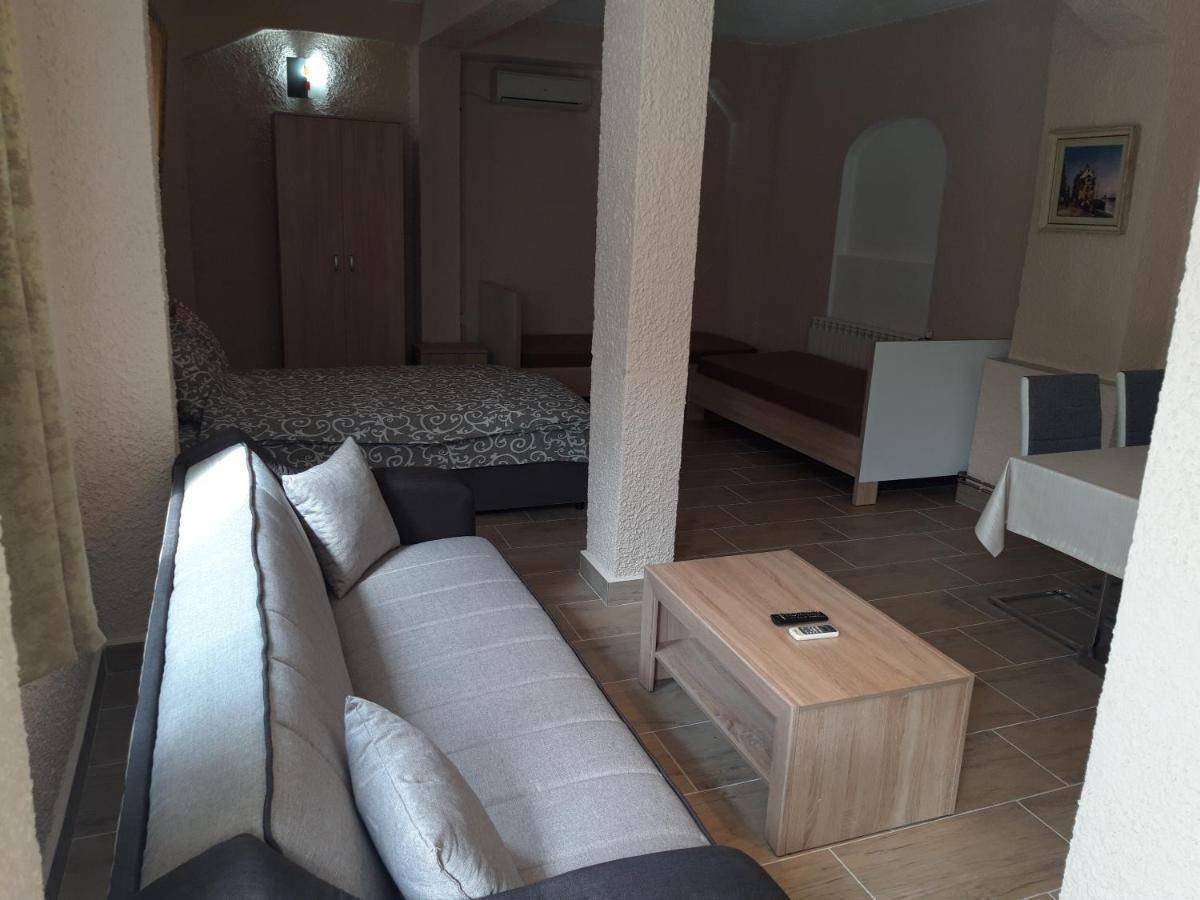 Kazablanka Rooms Aerodrom Susunja Экстерьер фото